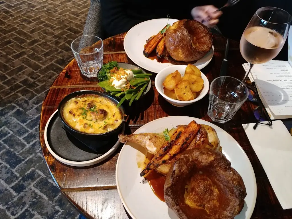 Debbie Salloway_The Beehive Thorner_Thorner_review