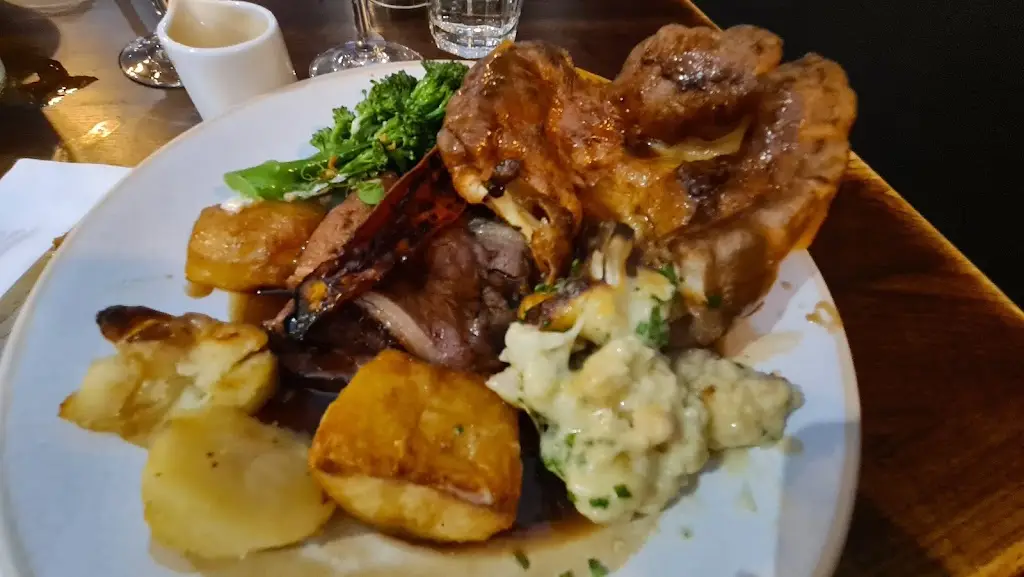 chris walsh_The Beehive Thorner_Thorner_review