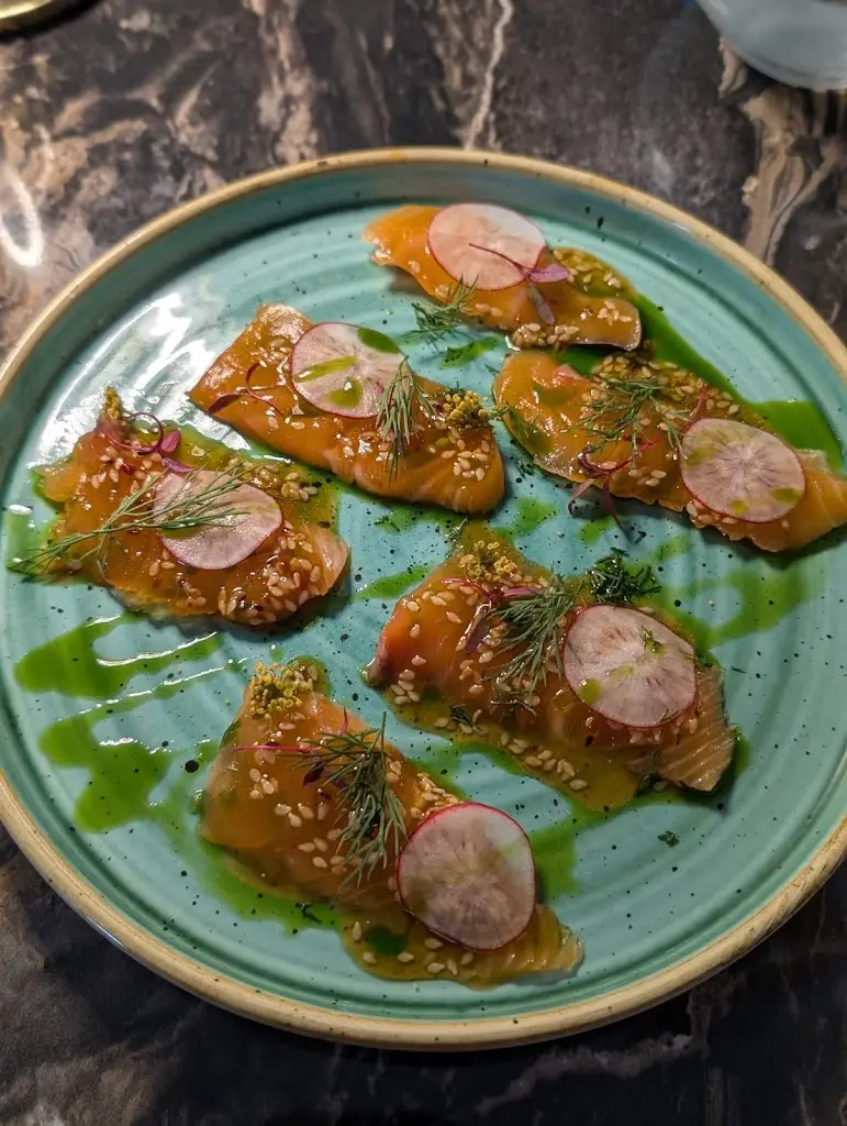 matthew sheppard_Lot 14 At Theydon_Theydon Bois_reseña