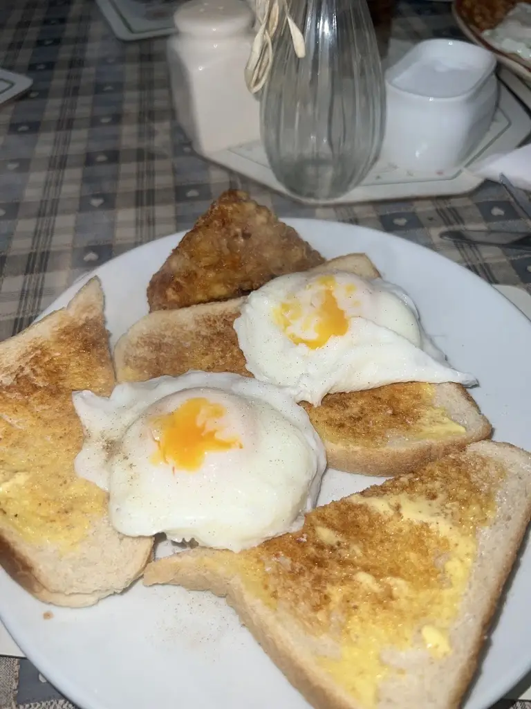 Leanne Naylor_Thornbirds Cafe_Thorngumbald_review