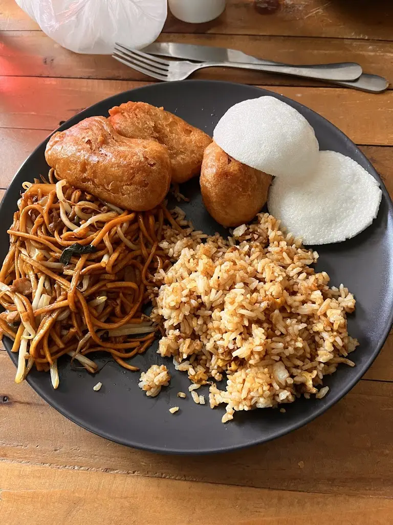 Adam Potts_Hong Lok Garden_Thorney_review