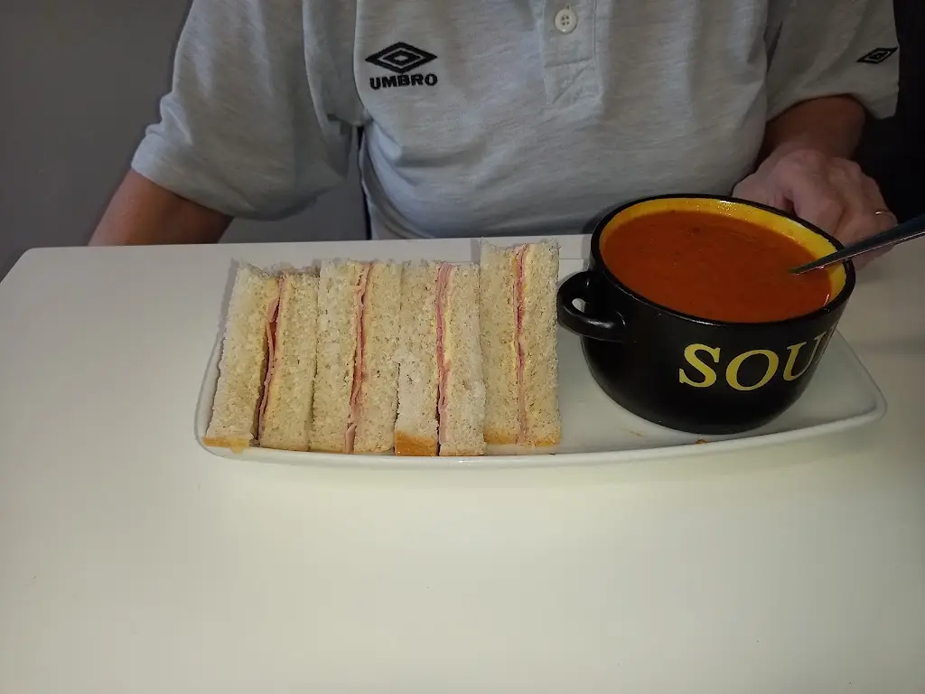 Yvonne Jones_Jays Bistro LTD_Bebington_review