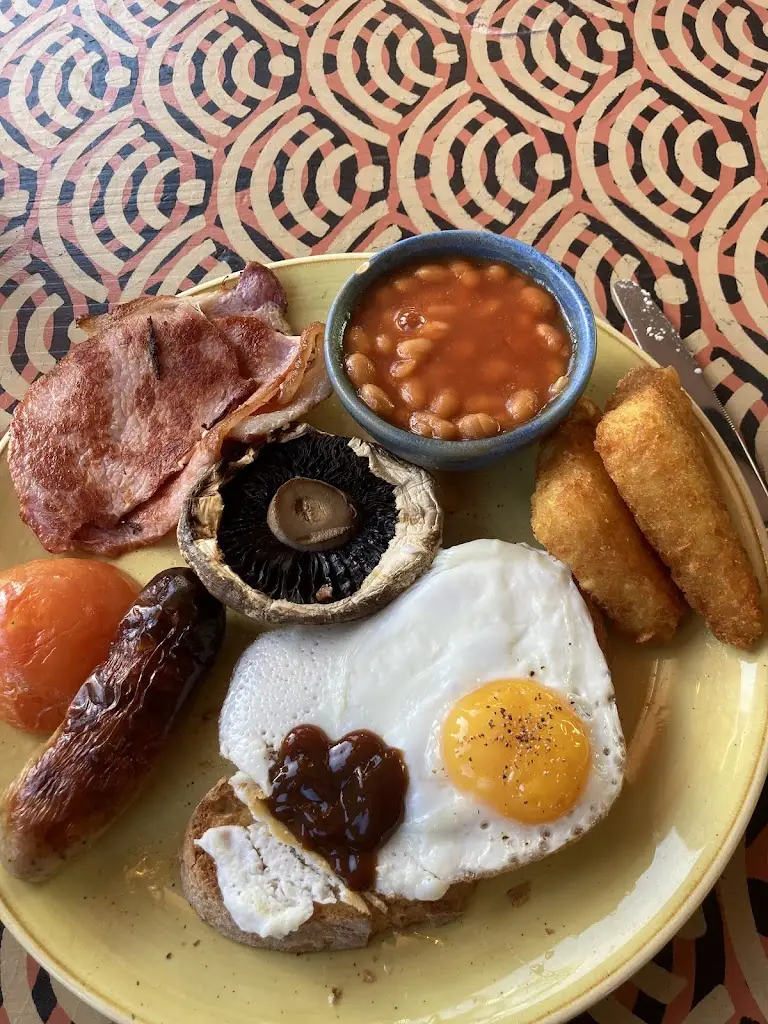 Fay Thomas_Tesoro Lounge_Thornbury_review