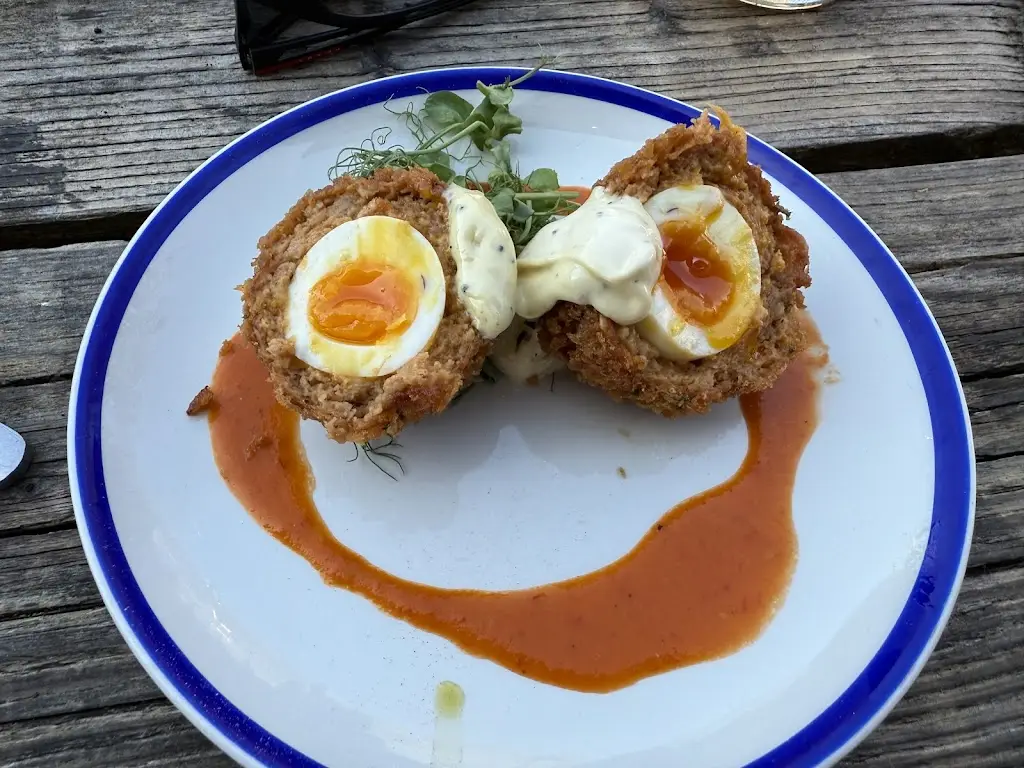 Dolan Mullans_Hawkes House_Thornbury_reseña