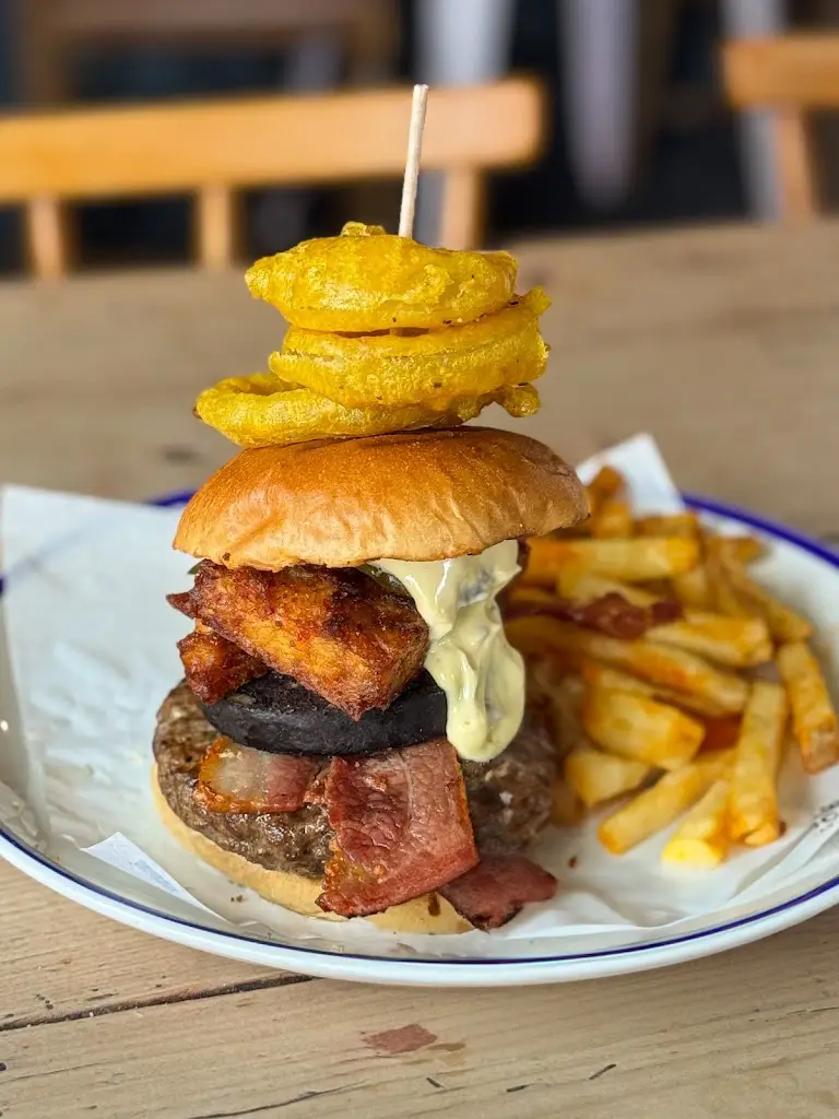 Hawkes House_Thornbury_slider_image_3