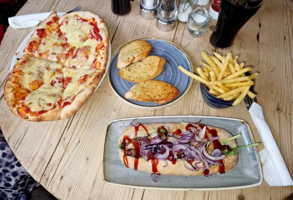 Tantrums To Smiles (Jess Howliston)_Royal George Thornbury_Thornbury_review