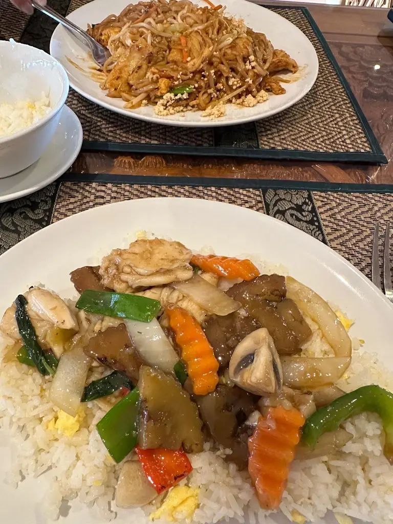 AnaMaria Costea_Thai Basil_Thornbury_review