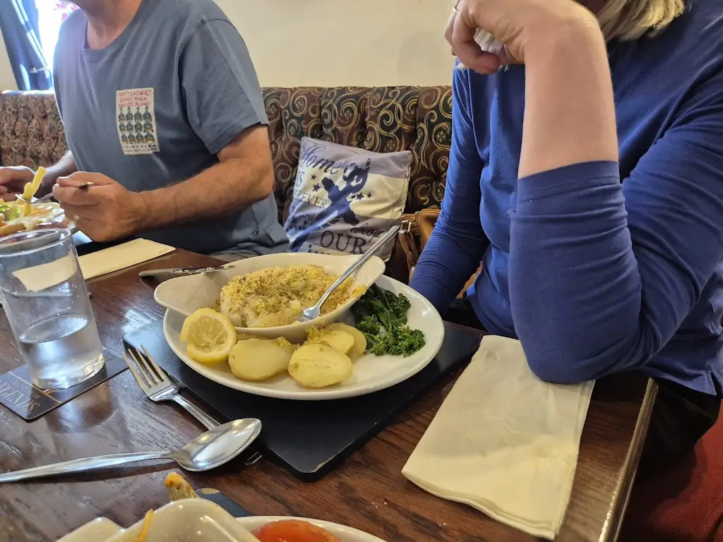 Angela Jewell_The Anchor Inn_Thornbury_review