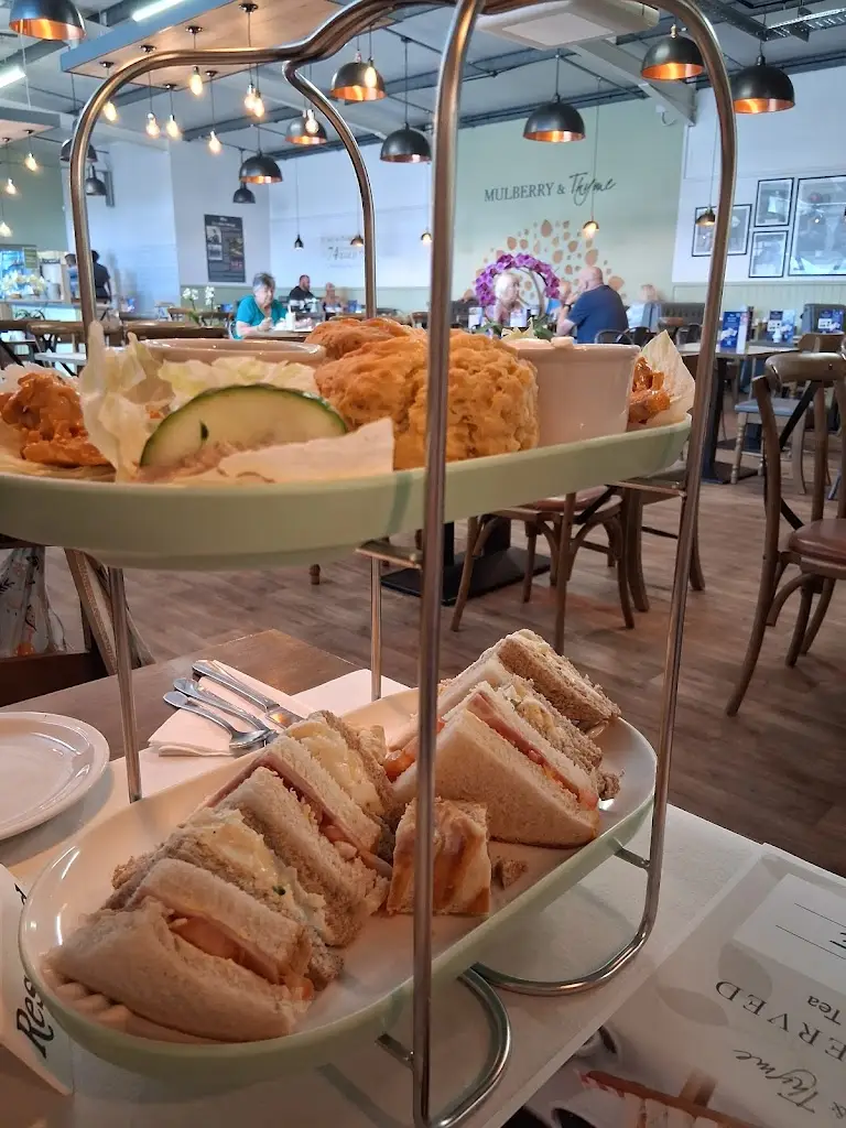 Jane Creasey_Hillier Garden Centre Three Legged Cross_Three Legged Cross_review