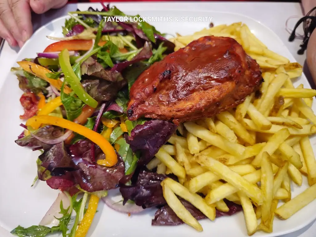Taylor Locksmiths & Security_Harry's Bar & Restaurant, Thorpe-le-Soken_Thorpe le Soken_recensione