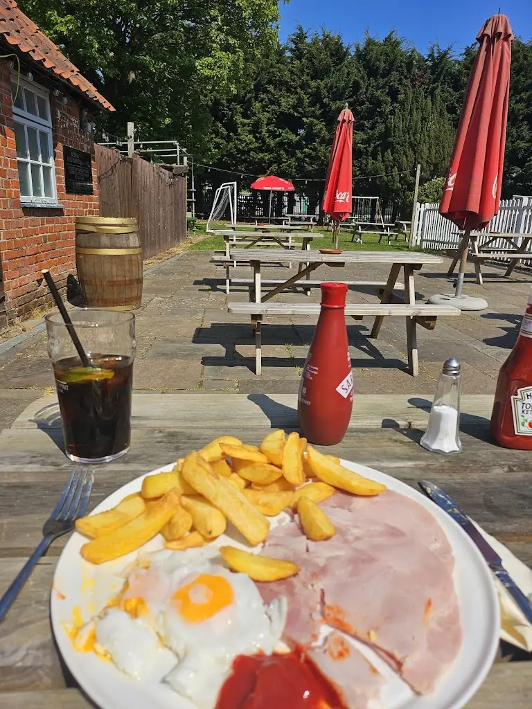 Daniel Carter_The Crown, Thorpe-le-Soken_Thorpe le Soken_review