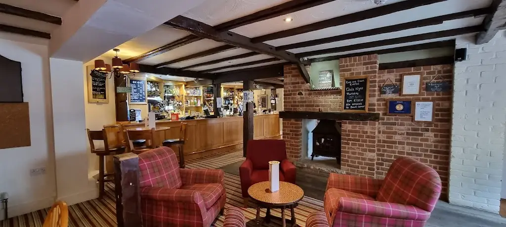 Rose & Crown_Thorpe le Soken_slider_image_1