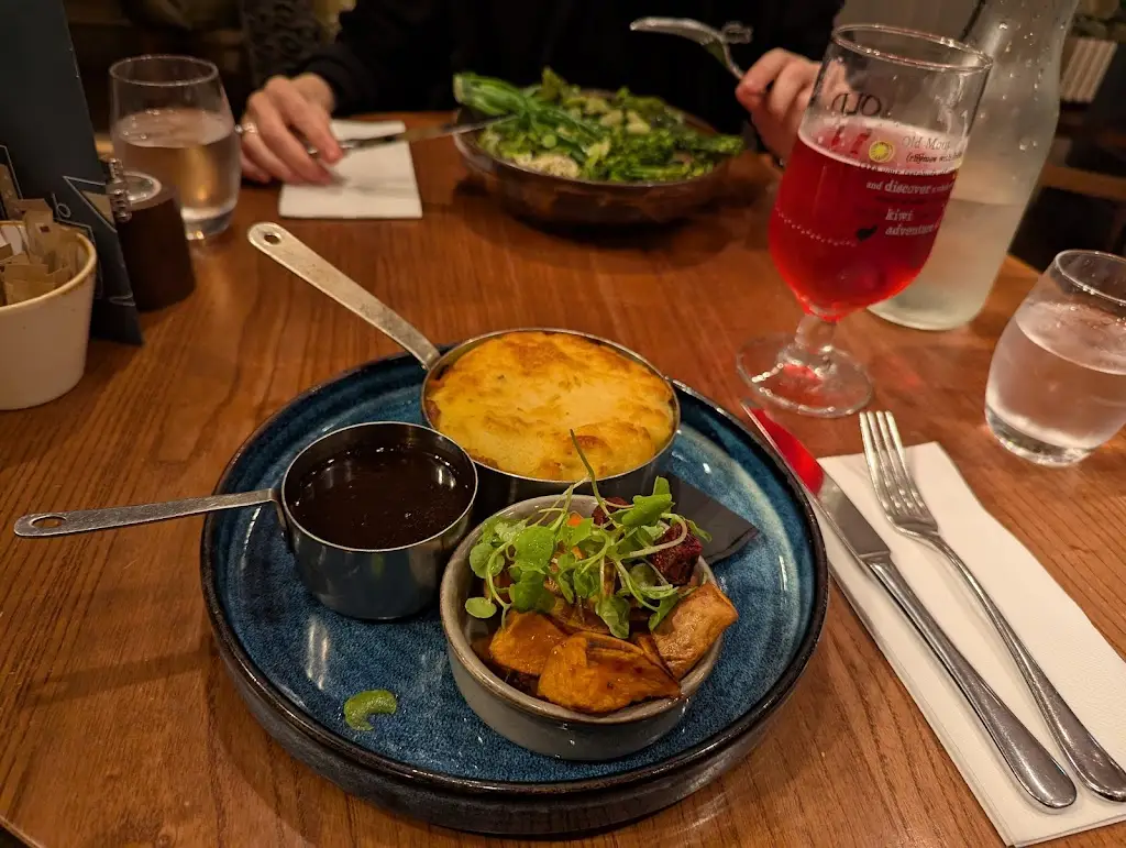 Nikita_The Rutland Arms Hotel_Tideswell_review