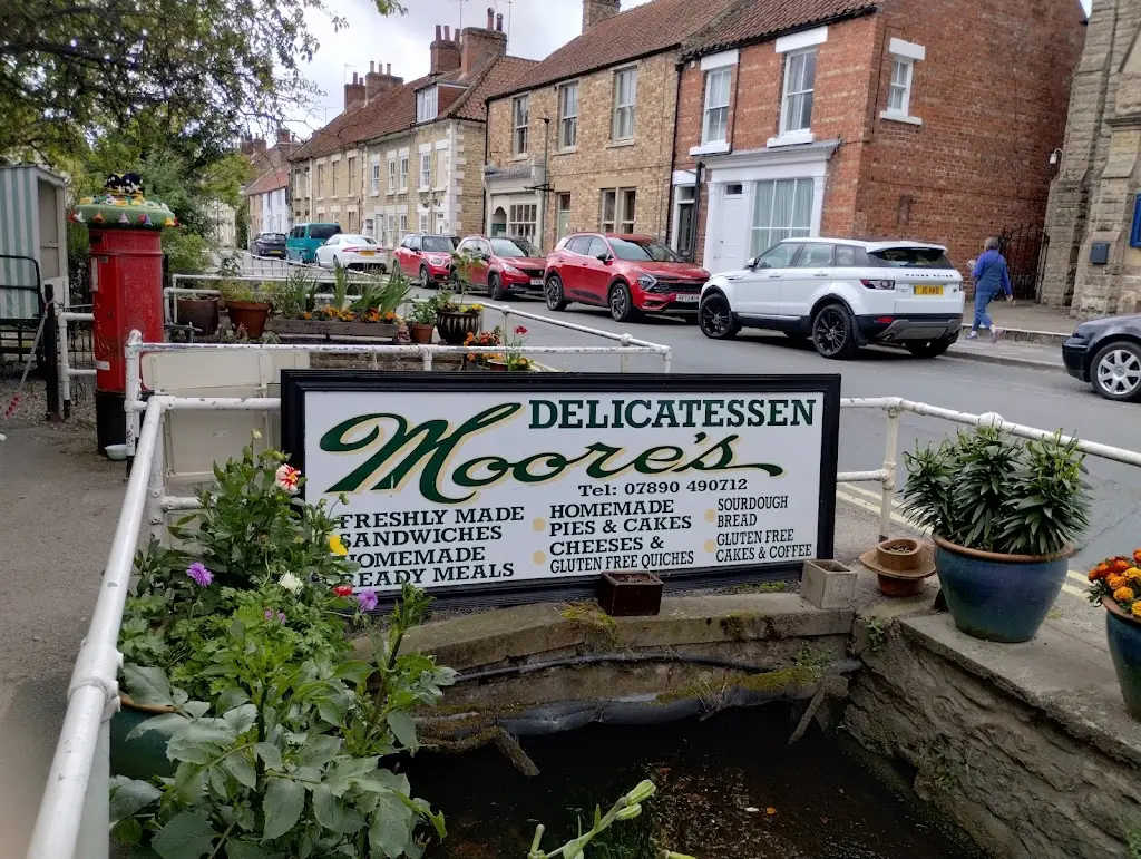 Gavin Hutsby_Delicatessen Moore's Freshly Made Sandwiches_Thornton Dale_reseña