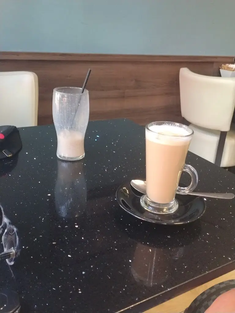 Laura Keene_Cafelicious_Tiverton_review