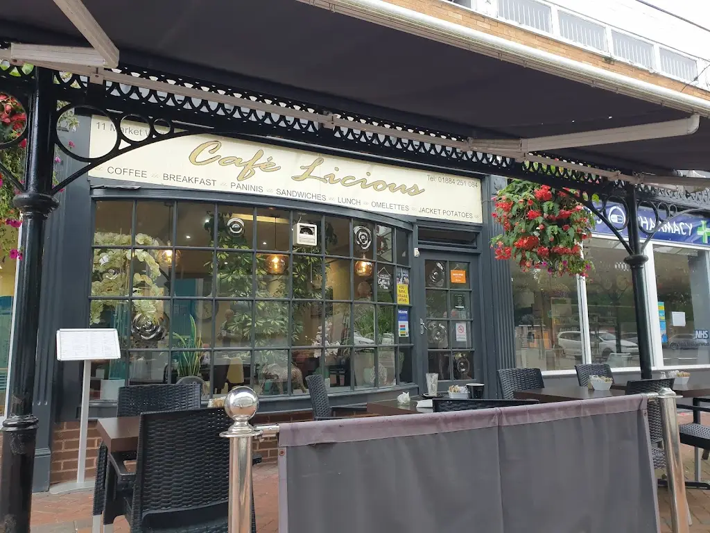 Cafelicious restaurant in Tiverton