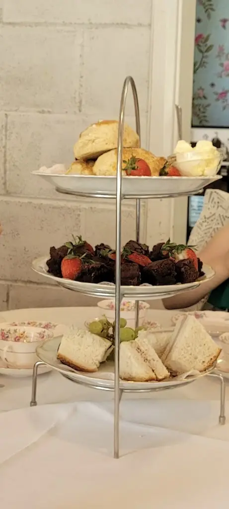 Kay_Elsie May's_Tiverton_review