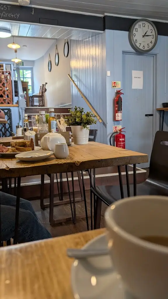 Gill Mull_Bennett’s_Thrapston_review