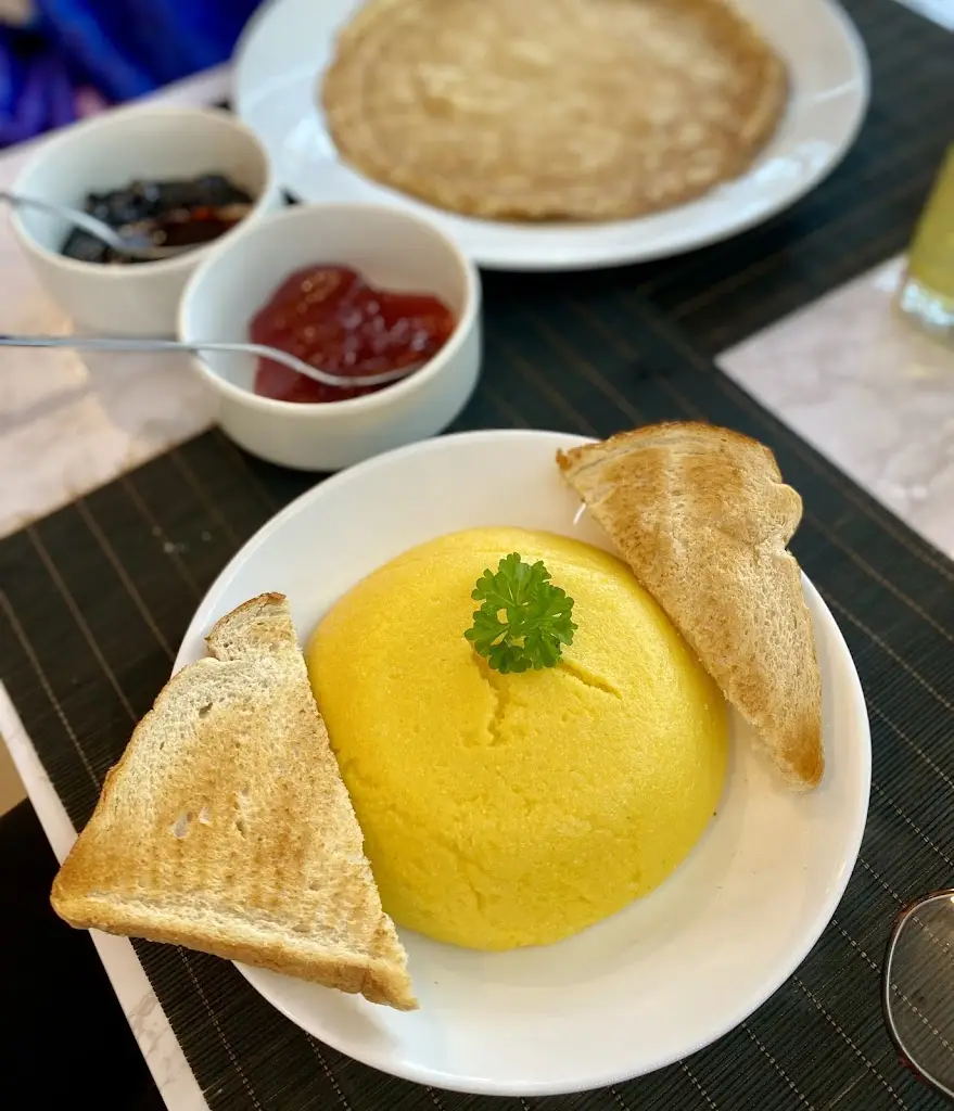 Laura Ferreira_ZENO CAFE_Thrapston_review