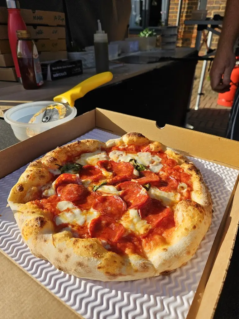 Danielle_Pizza Nest_Toddington_review