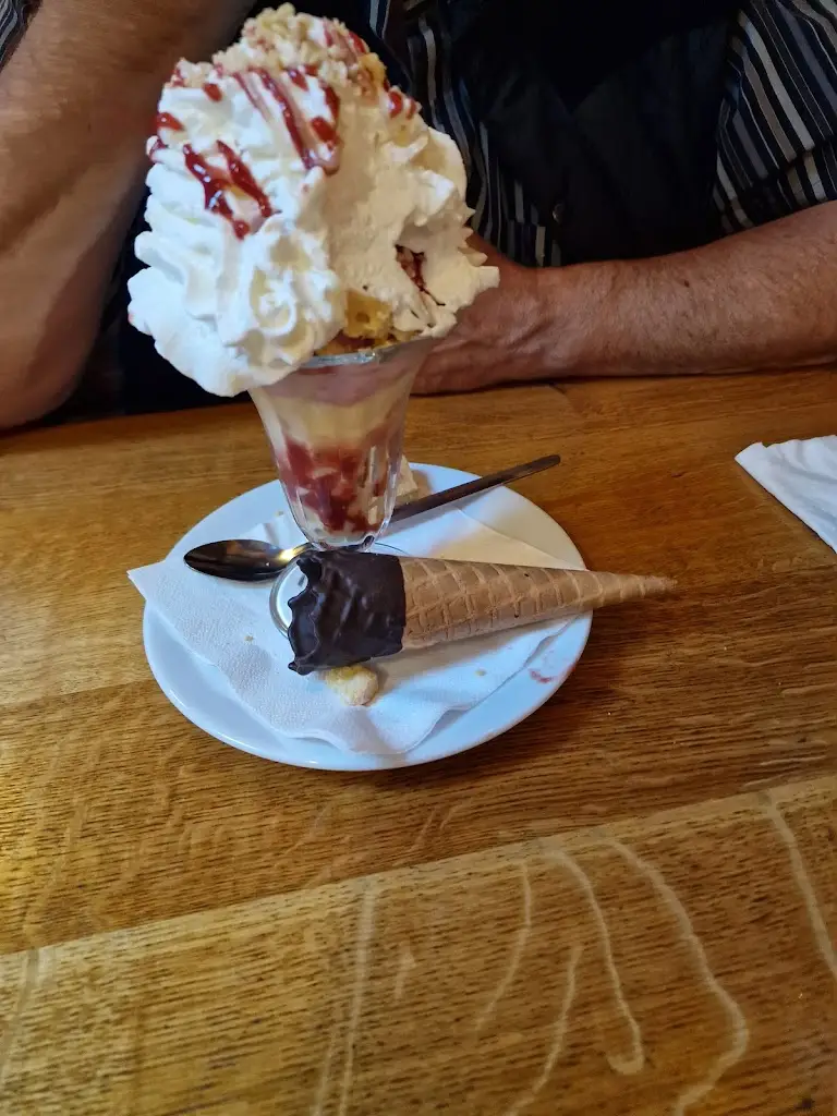 Anne Sayer_King Arthur's Arms Hotel_Tintagel_review