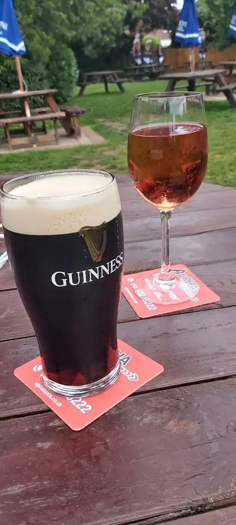 steve cogdell_The Three Stags_Bebington_review