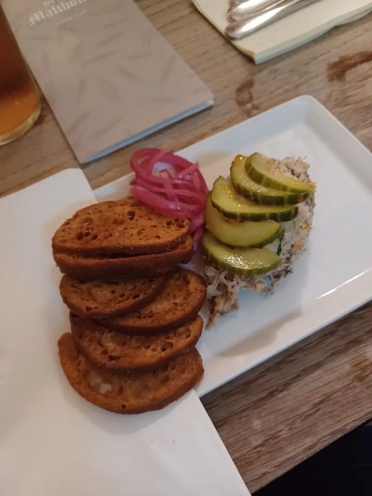 Liam Beard_Ye Olde Malthouse Inn_Tintagel_review