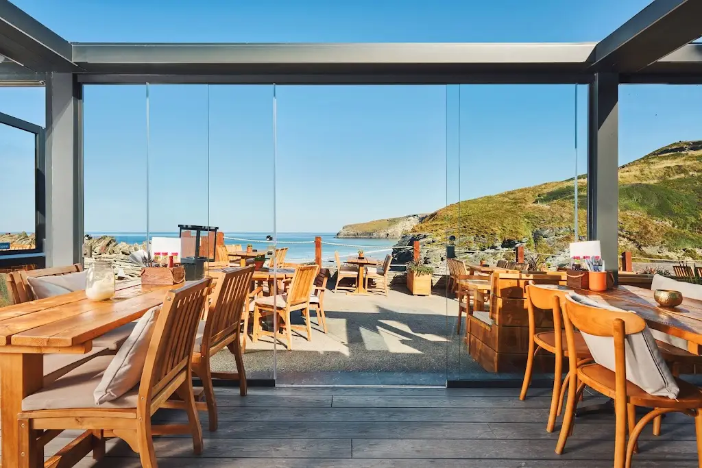 Port William, Trebarwith Strand restaurant in Tintagel