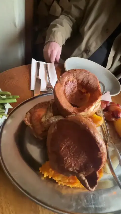 The Pack Horse_Tottington_slider_image_2