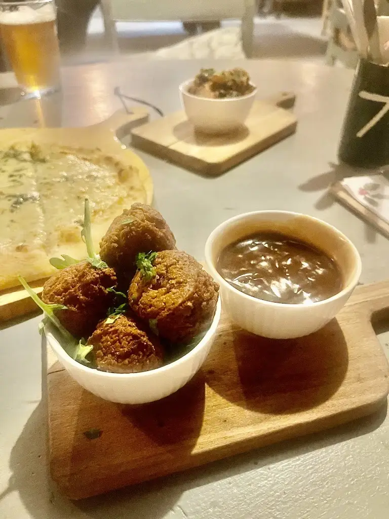 Tammy Zitzer_Juniper and Vine_Tottington_review