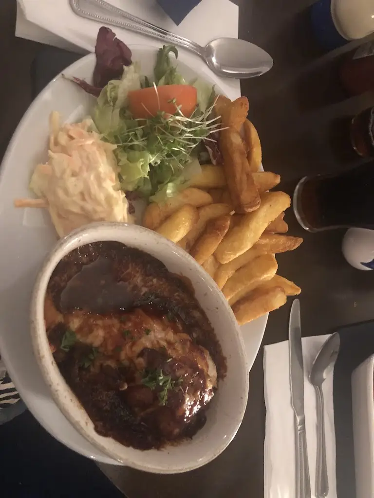 Laura Cansdale_The Ship Inn_Tiptree_review