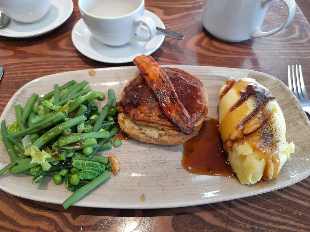 Perrywood Coffee Shop and Restaurant_Tiptree_slider_image_2