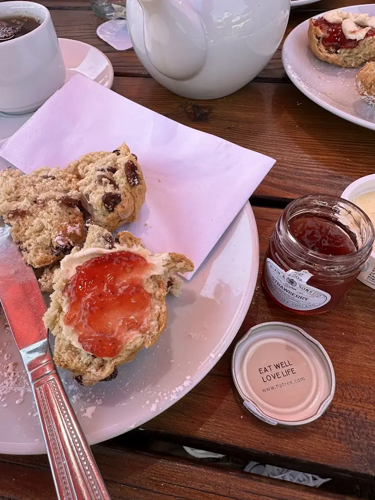 Vital Yeutukhovich_Tiptree Tea Room_Tiptree_review