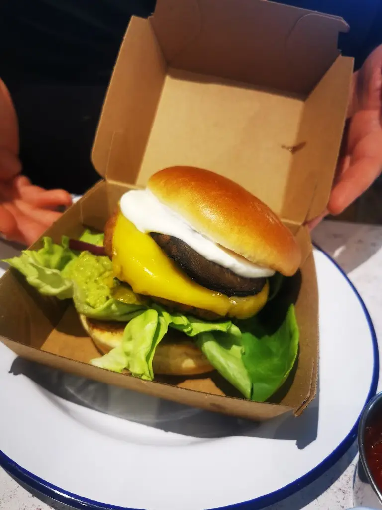 Menu_The Red Dog_Tiptree_image_9