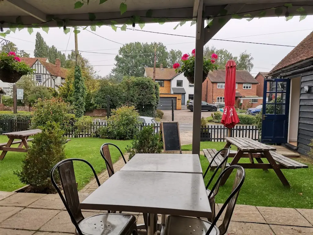 The Red Dog_Tiptree_slider_image_1