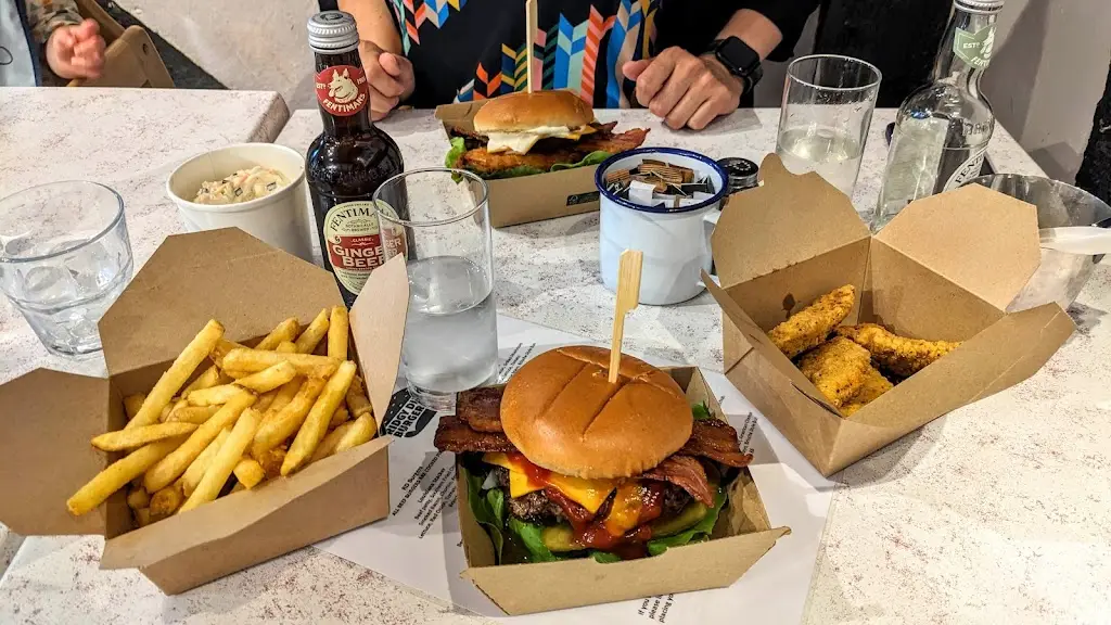 The Red Dog_Tiptree_slider_image_2