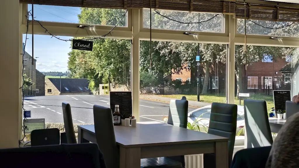 Jenny Homer_Mr B's Sandwich shop and Cafe_Treeton_recensione