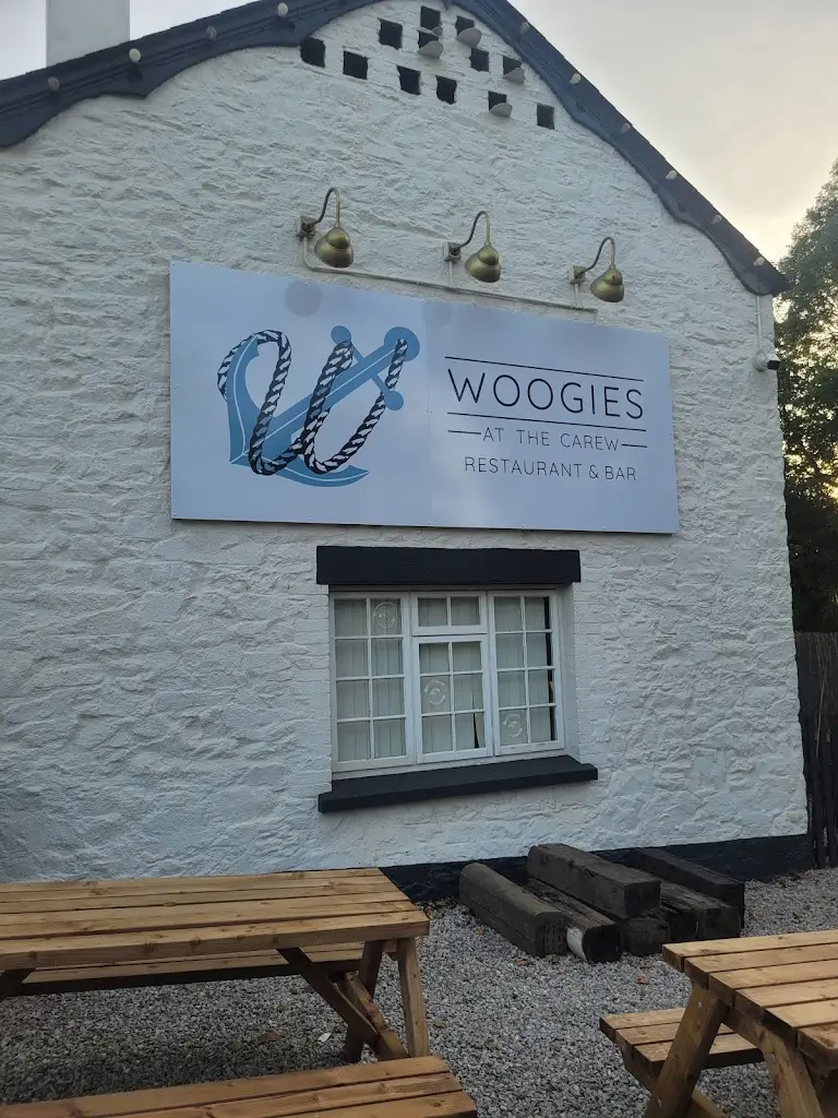 WOOGIES STEAK BURGERS SEAFOOD_Torpoint_slider_image_1