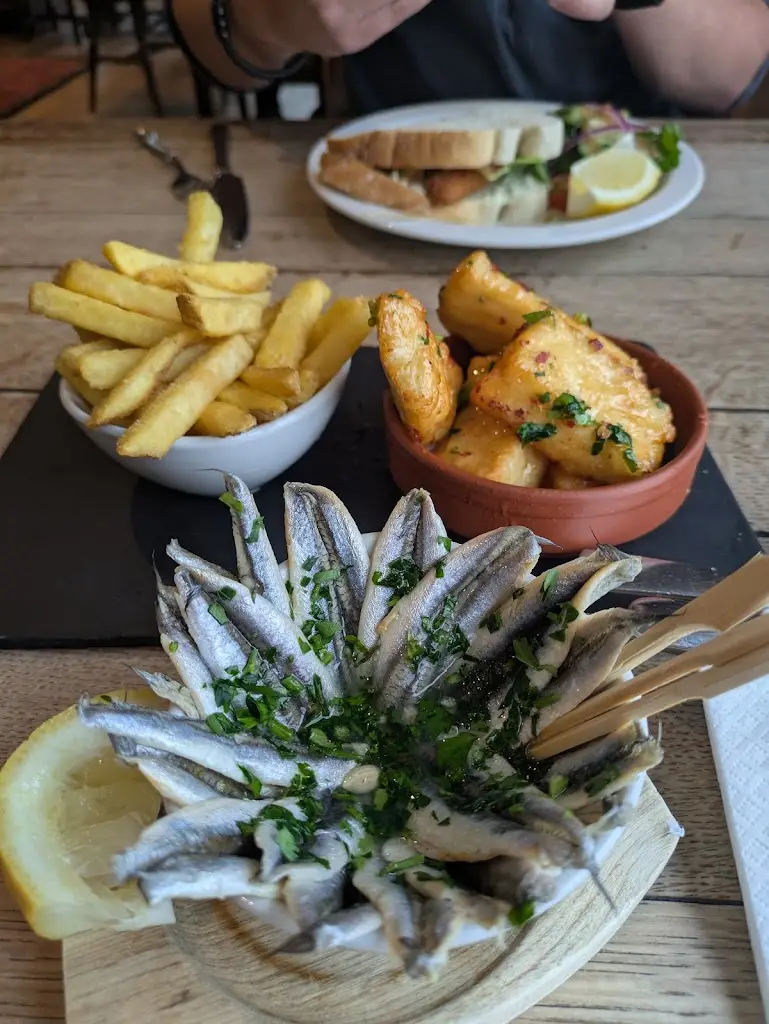 Sophie Lee_Finnygook Inn_Torpoint_review