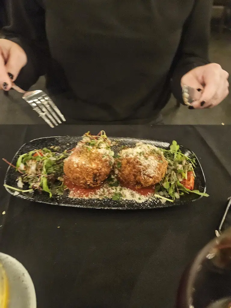 Bobby Potter_Bello Italia_Bebington_review