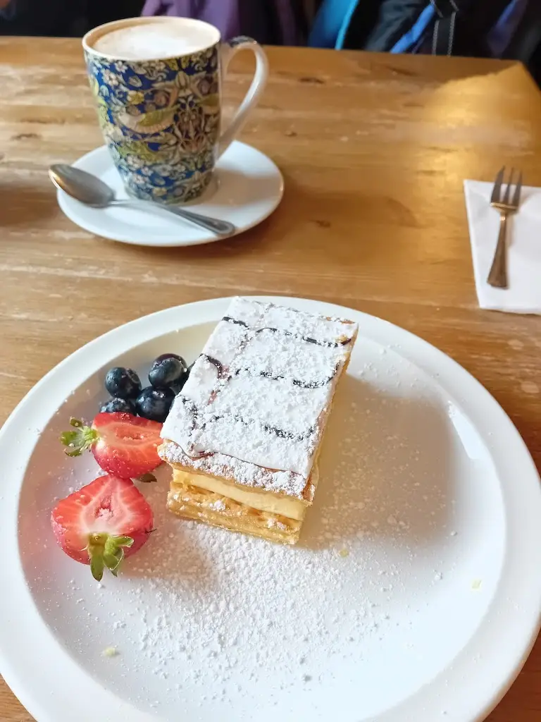 Daniel Garnor_Upstairs Downstairs_Thirsk_review