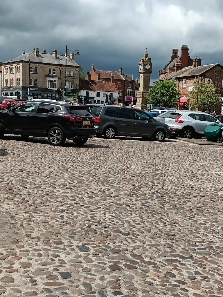 Angela Urwin_The Three Tuns - JD Wetherspoon_Thirsk_review