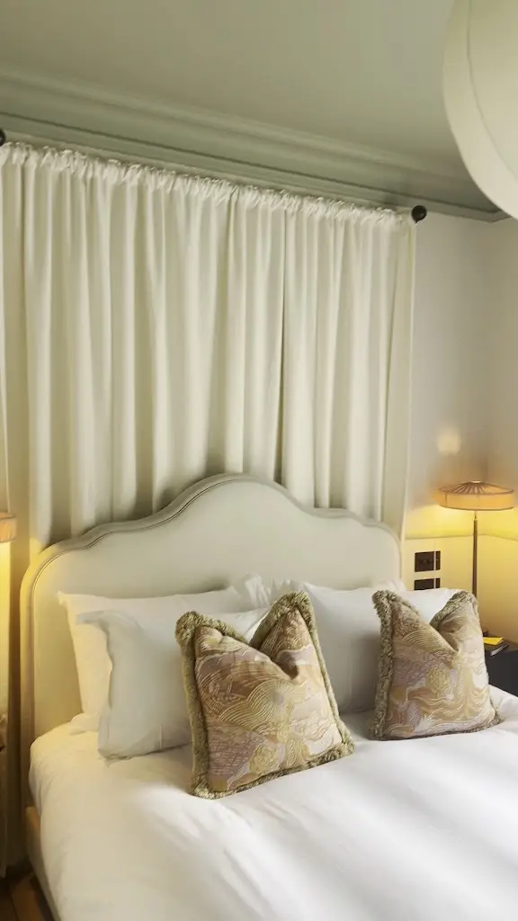 Christina Minshull_No.124 by GuestHouse, Brighton_Beighton_review