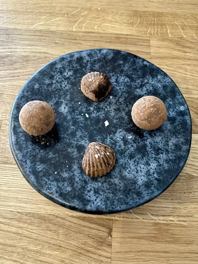 Jamie Gledhill_Petty Fours_Truro_review