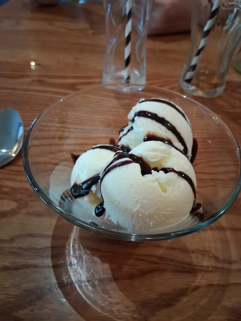 Vincent Ryan_Springwood Park Beefeater_Tytherington_review
