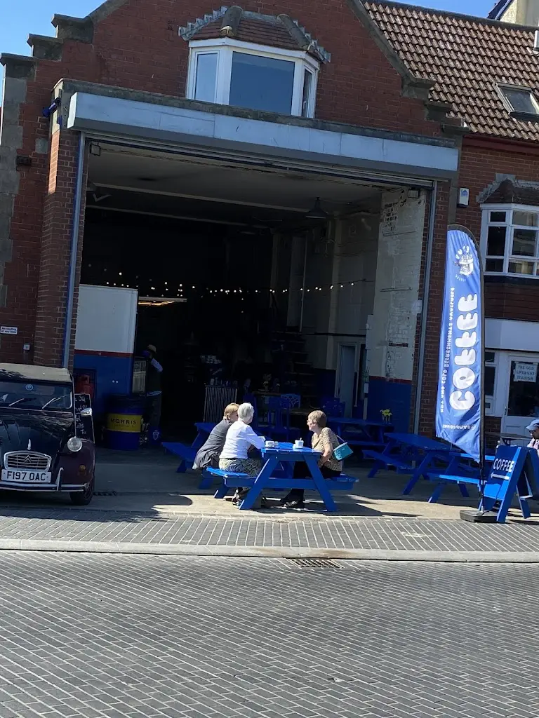 Janien Brolls_The Old Lifeboat Station_Ulrome_recensione