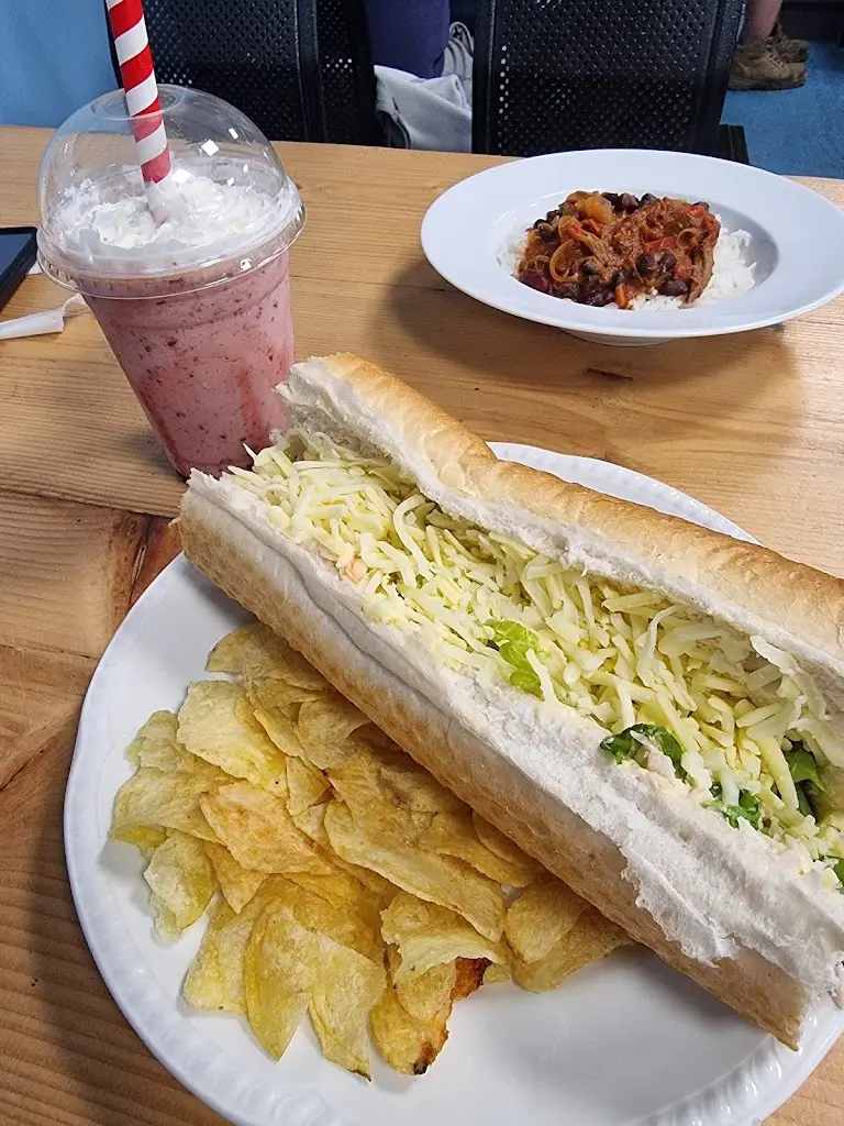 Ingrid Salas_Big Blue Cafe_Totton_review