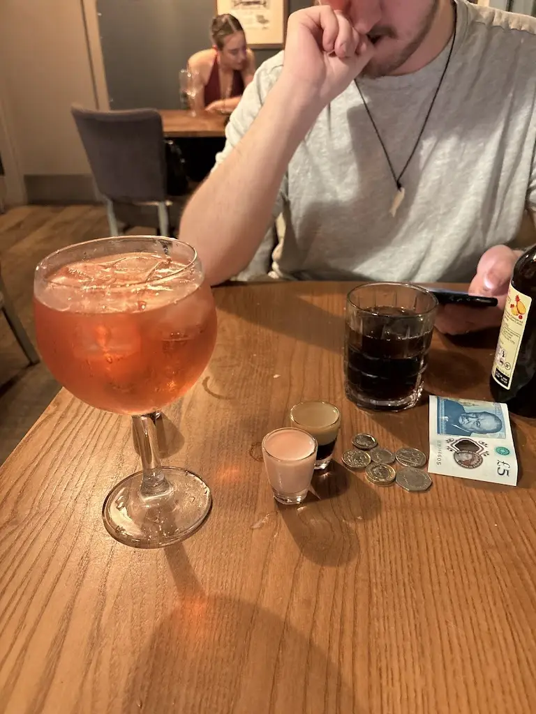 Sydney-Lee Slaymaker_Testwood_Totton_recensione