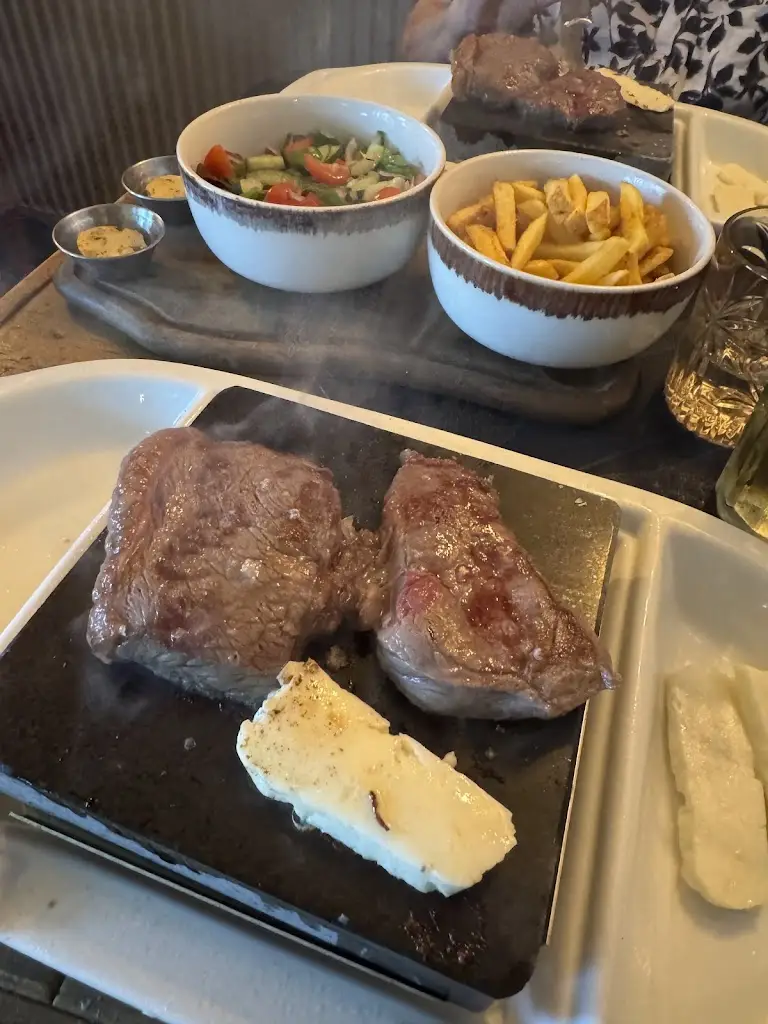 Adam Knight_Lavarro @The Anchor Inn_Totton_review