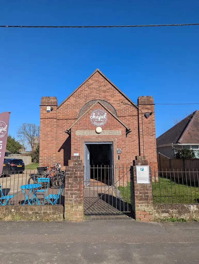Matt Godfrey_The Chapel, Café & Shop_Totton_recensione